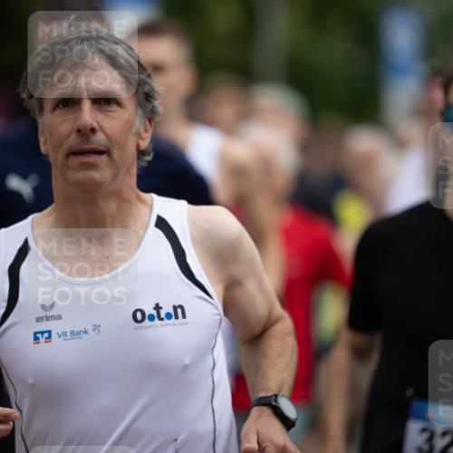 12.06.2026 - Holstenköstenlauf Michael Strokosch http://msf.ph/oto/9749007 12.06.2026 19:00:16 Laufen 3235 meine-sportfotos.de