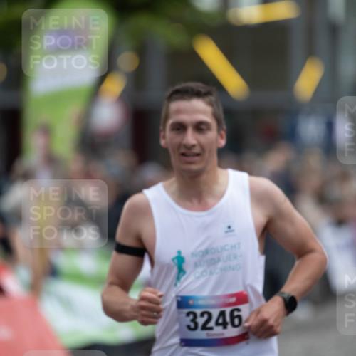 12.06.2026 - Holstenköstenlauf Michael Strokosch http://msf.ph/oto/9749051 12.06.2026 19:33:21 Laufen 3246 meine-sportfotos.de