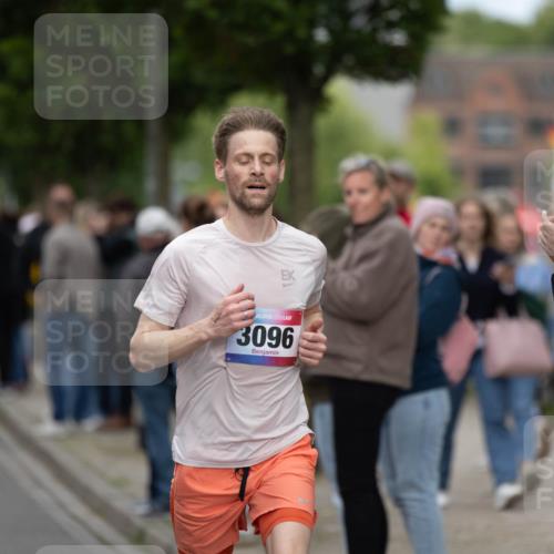 12.06.2026 - Holstenköstenlauf Michael Strokosch http://msf.ph/oto/9749062 12.06.2026 19:35:24 Laufen 3096 meine-sportfotos.de