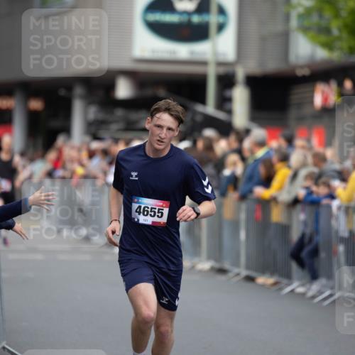 12.06.2026 - Holstenköstenlauf Michael Strokosch http://msf.ph/oto/9749092 12.06.2026 19:38:20 Laufen 4655, 121, 2 meine-sportfotos.de
