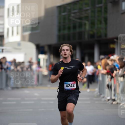 12.06.2026 - Holstenköstenlauf Michael Strokosch http://msf.ph/oto/9749116 12.06.2026 19:39:23 Laufen 4242 meine-sportfotos.de