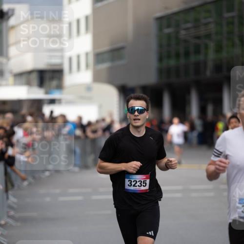 12.06.2026 - Holstenköstenlauf Michael Strokosch http://msf.ph/oto/9749136 12.06.2026 19:39:51 Laufen 3235 meine-sportfotos.de