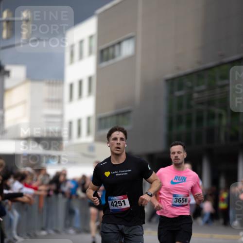 12.06.2026 - Holstenköstenlauf Michael Strokosch http://msf.ph/oto/9749156 12.06.2026 19:40:36 Laufen 4251, 3656 meine-sportfotos.de