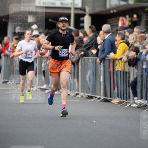 12.06.2026 - Holstenköstenlauf Michael Strokosch http://msf.ph/oto/9749180 12.06.2026 19:41:06 Laufen 3294, 3210 meine-sportfotos.de