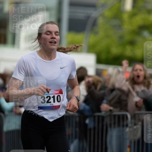 12.06.2026 - Holstenköstenlauf Michael Strokosch http://msf.ph/oto/9749195 12.06.2026 19:41:11 Laufen 3210 meine-sportfotos.de