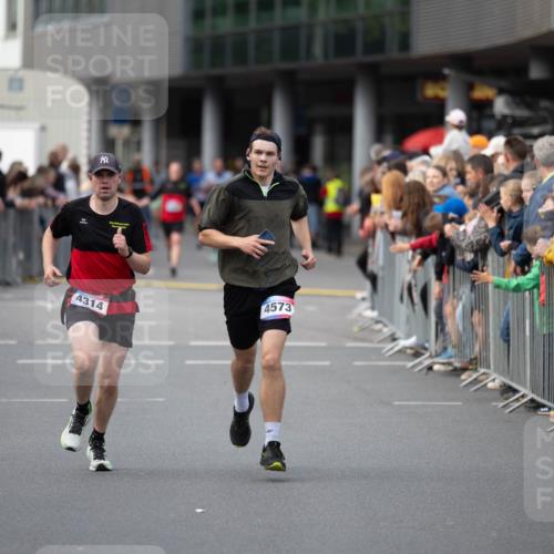 12.06.2026 - Holstenköstenlauf Michael Strokosch http://msf.ph/oto/9749235 12.06.2026 19:43:07 Laufen 4314, 4573 meine-sportfotos.de
