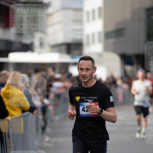 12.06.2026 - Holstenköstenlauf Michael Strokosch http://msf.ph/oto/9749276 12.06.2026 19:44:24 Laufen 36, 42 meine-sportfotos.de