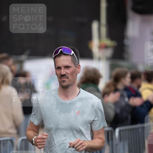 12.06.2026 - Holstenköstenlauf Michael Strokosch http://msf.ph/oto/9749287 12.06.2026 19:44:30 Laufen 3038 meine-sportfotos.de