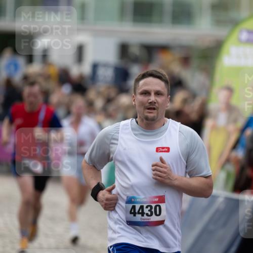 12.06.2026 - Holstenköstenlauf Michael Strokosch http://msf.ph/oto/9749308 12.06.2026 19:53:03 Laufen 36, 4430 meine-sportfotos.de