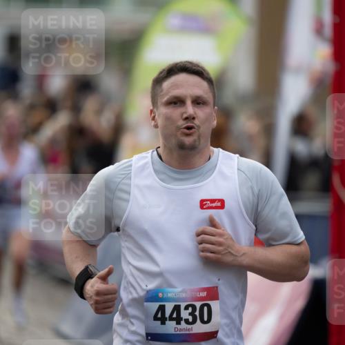 12.06.2026 - Holstenköstenlauf Michael Strokosch http://msf.ph/oto/9749311 12.06.2026 19:53:04 Laufen 36, 4430 meine-sportfotos.de