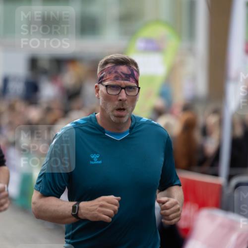 12.06.2026 - Holstenköstenlauf Michael Strokosch http://msf.ph/oto/9749321 12.06.2026 19:53:09 Laufen 17 meine-sportfotos.de