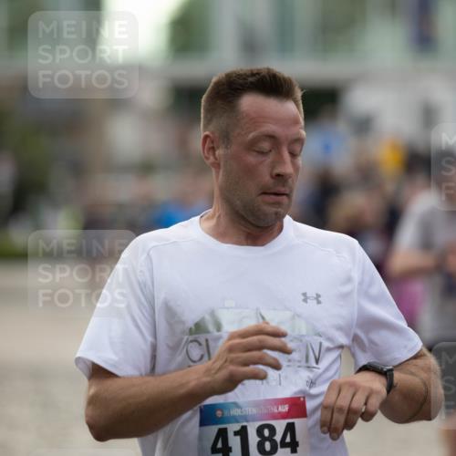 12.06.2026 - Holstenköstenlauf Michael Strokosch http://msf.ph/oto/9749341 12.06.2026 19:53:38 Laufen 36, 4184 meine-sportfotos.de