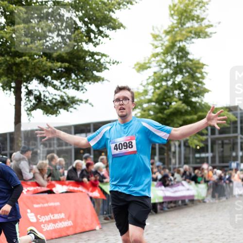 12.06.2026 - Holstenköstenlauf Michael Strokosch http://msf.ph/oto/9749417 12.06.2026 17:56:50 Laufen 4098 meine-sportfotos.de