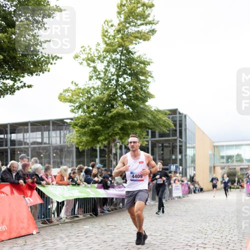 12.06.2026 - Holstenköstenlauf Michael Strokosch http://msf.ph/oto/9749419 12.06.2026 17:56:53 Laufen 4409, 4106 meine-sportfotos.de
