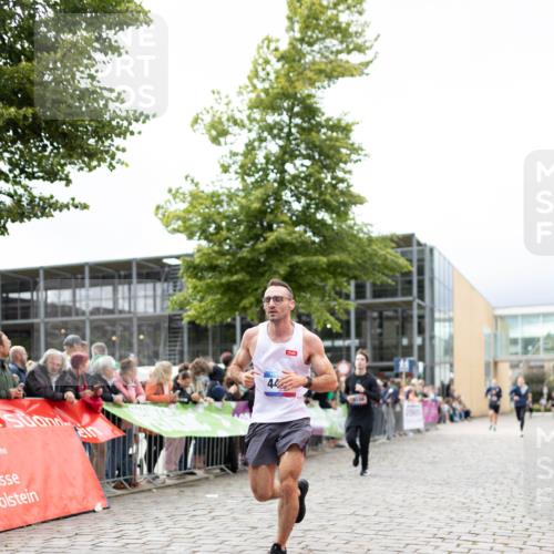 12.06.2026 - Holstenköstenlauf Michael Strokosch http://msf.ph/oto/9749423 12.06.2026 17:56:53 Laufen 44 meine-sportfotos.de