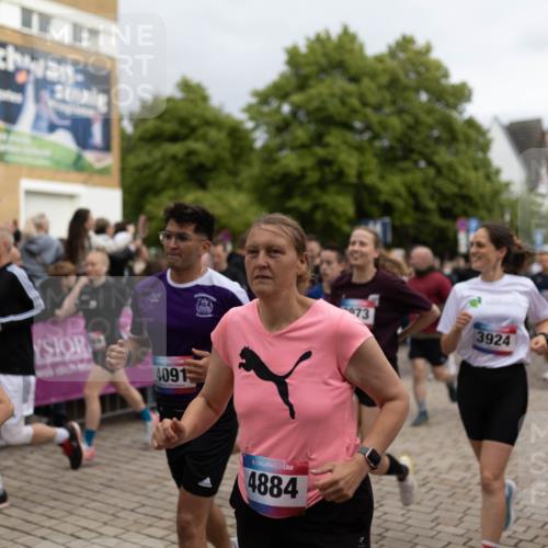 12.06.2026 - Holstenköstenlauf Michael Strokosch http://msf.ph/oto/9749486 12.06.2026 19:02:06 Laufen 457, 4091, 4884, 73, 3924 meine-sportfotos.de