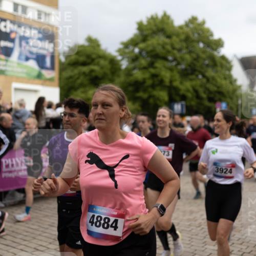 12.06.2026 - Holstenköstenlauf Michael Strokosch http://msf.ph/oto/9749488 12.06.2026 19:02:06 Laufen 4884, 73, 3924 meine-sportfotos.de