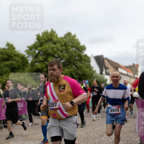 12.06.2026 - Holstenköstenlauf Michael Strokosch http://msf.ph/oto/9749500 12.06.2026 19:02:19 Laufen 9447, 3207, 4915 meine-sportfotos.de