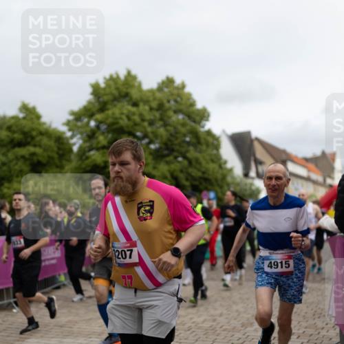 12.06.2026 - Holstenköstenlauf Michael Strokosch http://msf.ph/oto/9749501 12.06.2026 19:02:19 Laufen 933, 3207, 77, 4915 meine-sportfotos.de