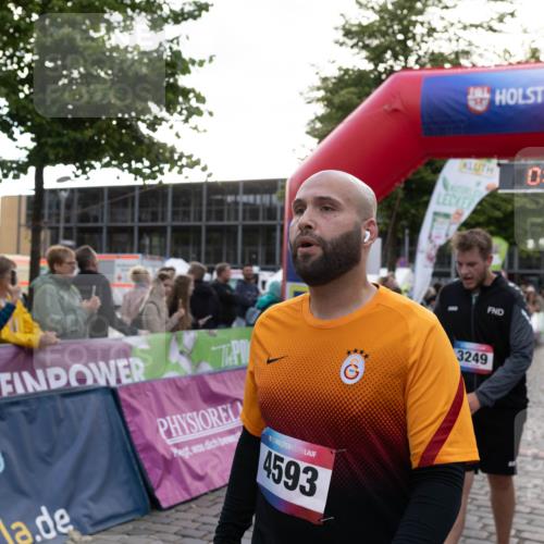 12.06.2026 - Holstenköstenlauf Michael Strokosch http://msf.ph/oto/9749673 12.06.2026 19:54:41 Laufen 4593, 0, 54, 24, 3249, 3810 meine-sportfotos.de