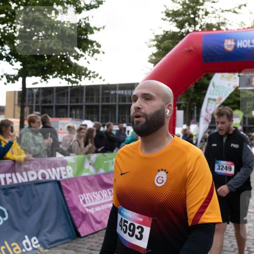 12.06.2026 - Holstenköstenlauf Michael Strokosch http://msf.ph/oto/9749674 12.06.2026 19:54:41 Laufen 4593, 0, 54, 24, 3249, 3810 meine-sportfotos.de