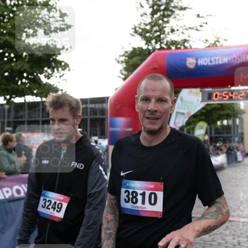12.06.2026 - Holstenköstenlauf Michael Strokosch http://msf.ph/oto/9749681 12.06.2026 19:54:43 Laufen 36, 3810, 3249, 0, 54, 27 meine-sportfotos.de