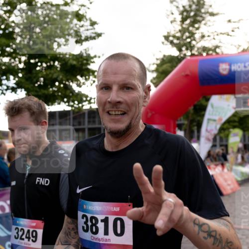 12.06.2026 - Holstenköstenlauf Michael Strokosch http://msf.ph/oto/9749686 12.06.2026 19:54:43 Laufen 3249, 36, 3810, 0, 54, 27 meine-sportfotos.de