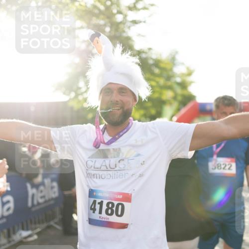 12.06.2026 - Holstenköstenlauf Michael Strokosch http://msf.ph/oto/9749991 12.06.2026 20:00:23 Laufen 36, 5822, 36, 4180 meine-sportfotos.de