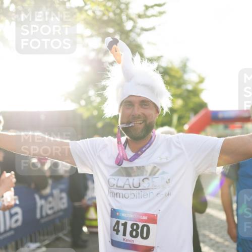 12.06.2026 - Holstenköstenlauf Michael Strokosch http://msf.ph/oto/9749997 12.06.2026 20:00:24 Laufen 36, 4180, 36, 5822 meine-sportfotos.de