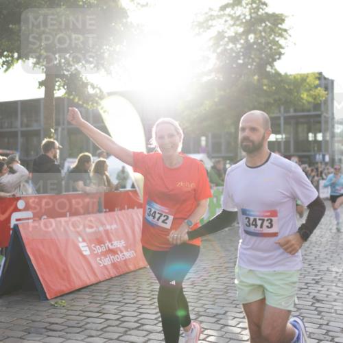12.06.2026 - Holstenköstenlauf Michael Strokosch http://msf.ph/oto/9750065 12.06.2026 20:04:15 Laufen 2, 3472, 3473 meine-sportfotos.de