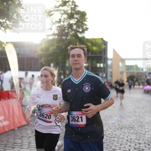 12.06.2026 - Holstenköstenlauf Michael Strokosch http://msf.ph/oto/9750074 12.06.2026 20:04:18 Laufen 24, 3620, 3621 meine-sportfotos.de