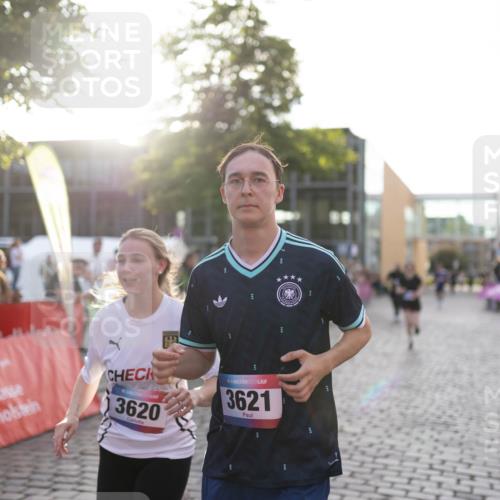 12.06.2026 - Holstenköstenlauf Michael Strokosch http://msf.ph/oto/9750075 12.06.2026 20:04:18 Laufen 3620, 36, 3621 meine-sportfotos.de