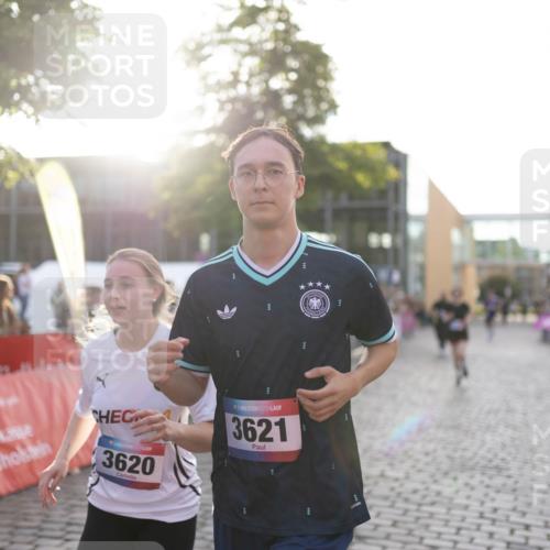 12.06.2026 - Holstenköstenlauf Michael Strokosch http://msf.ph/oto/9750076 12.06.2026 20:04:18 Laufen 3620, 36, 3621 meine-sportfotos.de
