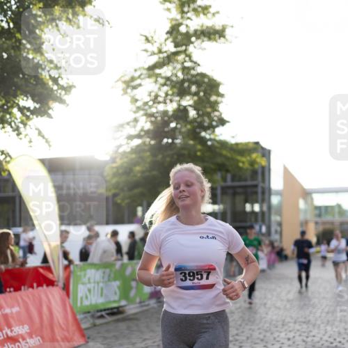 12.06.2026 - Holstenköstenlauf Michael Strokosch http://msf.ph/oto/9750086 12.06.2026 20:04:32 Laufen 3957 meine-sportfotos.de