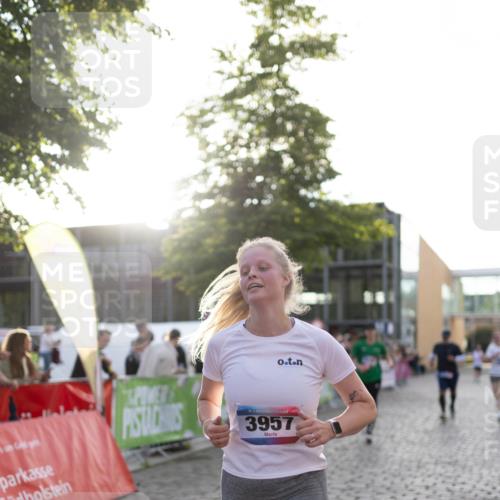 12.06.2026 - Holstenköstenlauf Michael Strokosch http://msf.ph/oto/9750087 12.06.2026 20:04:32 Laufen 3957 meine-sportfotos.de