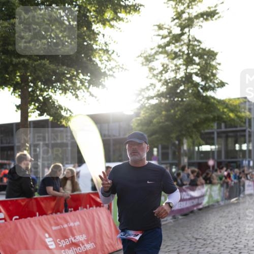 12.06.2026 - Holstenköstenlauf Michael Strokosch http://msf.ph/oto/9750100 12.06.2026 20:04:36 Laufen 3215 meine-sportfotos.de