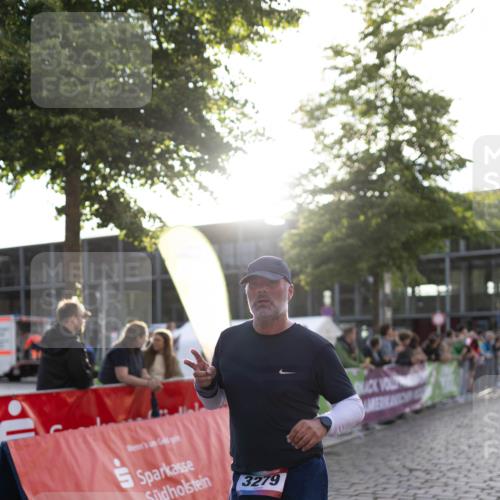 12.06.2026 - Holstenköstenlauf Michael Strokosch http://msf.ph/oto/9750102 12.06.2026 20:04:36 Laufen 3279 meine-sportfotos.de
