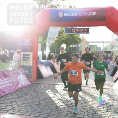 12.06.2026 - Holstenköstenlauf Michael Strokosch http://msf.ph/oto/9750119 12.06.2026 20:05:10 Laufen 3837, 1, 04, 53, 3756 meine-sportfotos.de