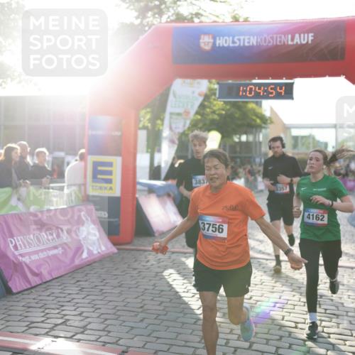 12.06.2026 - Holstenköstenlauf Michael Strokosch http://msf.ph/oto/9750123 12.06.2026 20:05:10 Laufen 1, 04, 54, 3837, 3756, 4162 meine-sportfotos.de