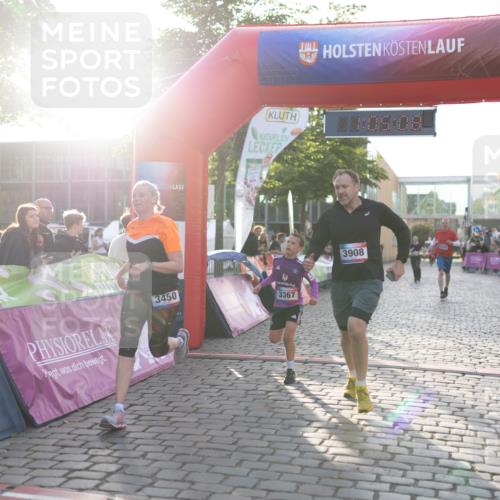 12.06.2026 - Holstenköstenlauf Michael Strokosch http://msf.ph/oto/9750148 12.06.2026 20:05:24 Laufen 3450, 3367, 3908 meine-sportfotos.de