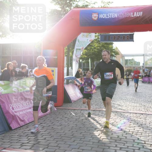 12.06.2026 - Holstenköstenlauf Michael Strokosch http://msf.ph/oto/9750149 12.06.2026 20:05:24 Laufen 450, 3367, 3908 meine-sportfotos.de