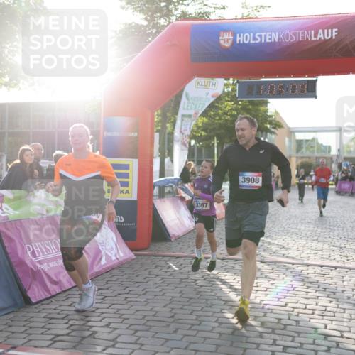 12.06.2026 - Holstenköstenlauf Michael Strokosch http://msf.ph/oto/9750151 12.06.2026 20:05:24 Laufen 1, 09, 08, 3367, 3908 meine-sportfotos.de