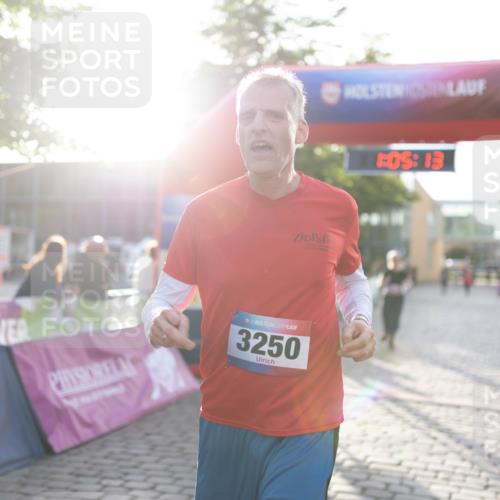 12.06.2026 - Holstenköstenlauf Michael Strokosch http://msf.ph/oto/9750161 12.06.2026 20:05:29 Laufen 36, 3250, 19 meine-sportfotos.de