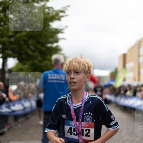 12.06.2026 - Holstenköstenlauf Michael Strokosch http://msf.ph/oto/9750620 12.06.2026 17:54:45 Laufen 36, 45, 42 meine-sportfotos.de