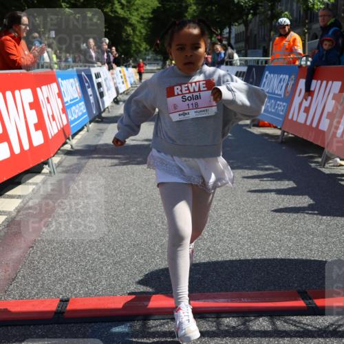 14.06.2026 - REWE Women's Run Strokosch-Dieckow http://msf.ph/oto/9750724 14.06.2026 11:39:45 Ziel 118 meine-sportfotos.de