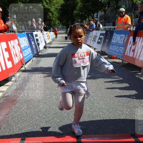 14.06.2026 - REWE Women's Run Strokosch-Dieckow http://msf.ph/oto/9750738 14.06.2026 11:39:45 Ziel 118 meine-sportfotos.de