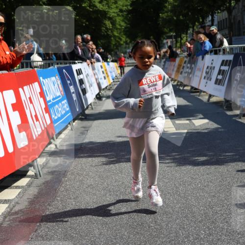 14.06.2026 - REWE Women's Run Strokosch-Dieckow http://msf.ph/oto/9750765 14.06.2026 11:39:44 Ziel 118 meine-sportfotos.de