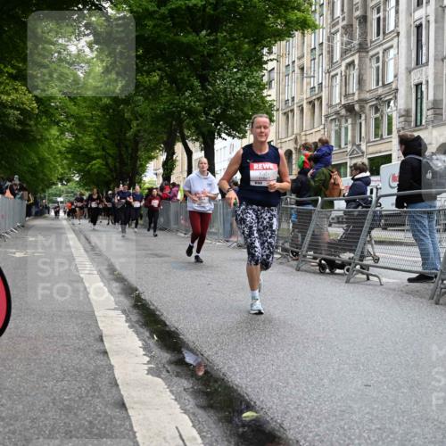14.06.2026 - REWE Women's Run J. Mangold http://msf.ph/oto/9750815 14.06.2026 10:02:49 Ziel 10224, 11350, 11444, 11523 meine-sportfotos.de