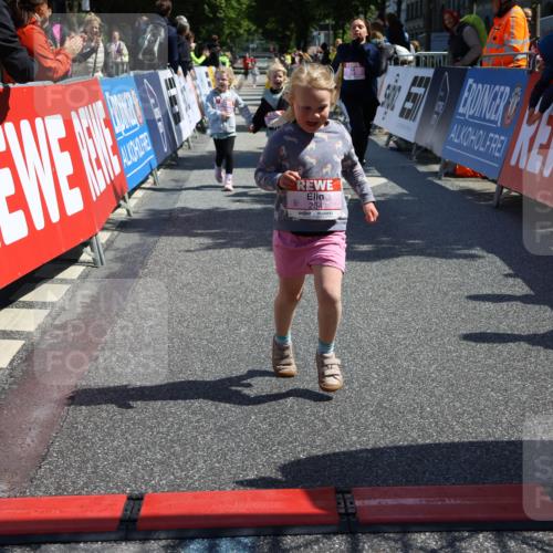 14.06.2026 - REWE Women's Run Strokosch-Dieckow http://msf.ph/oto/9750880 14.06.2026 11:39:22 Ziel 202, 218, 222, 243, 284, 291, 366 meine-sportfotos.de