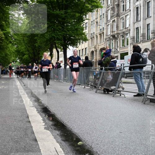14.06.2026 - REWE Women's Run J. Mangold http://msf.ph/oto/9750890 14.06.2026 10:03:09 Ziel 10032, 10549, 10647 meine-sportfotos.de